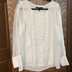 Super cute blouse.